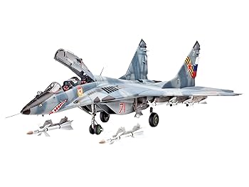 Revell Scale 1:32 Mig-29 UB/GT Twinseater : Amazon.nl: Arts